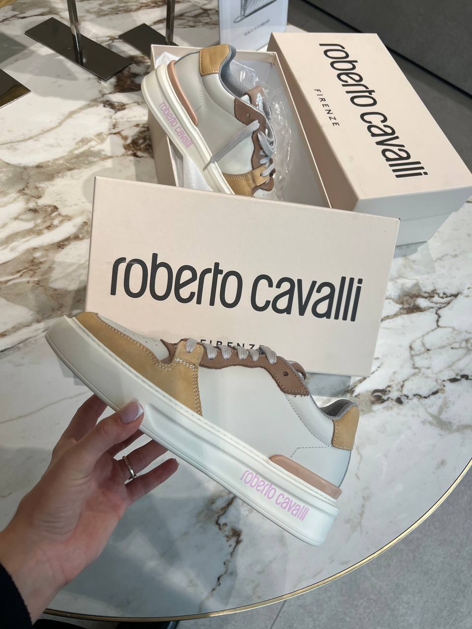 Roberto Cavalli Outlets 5096