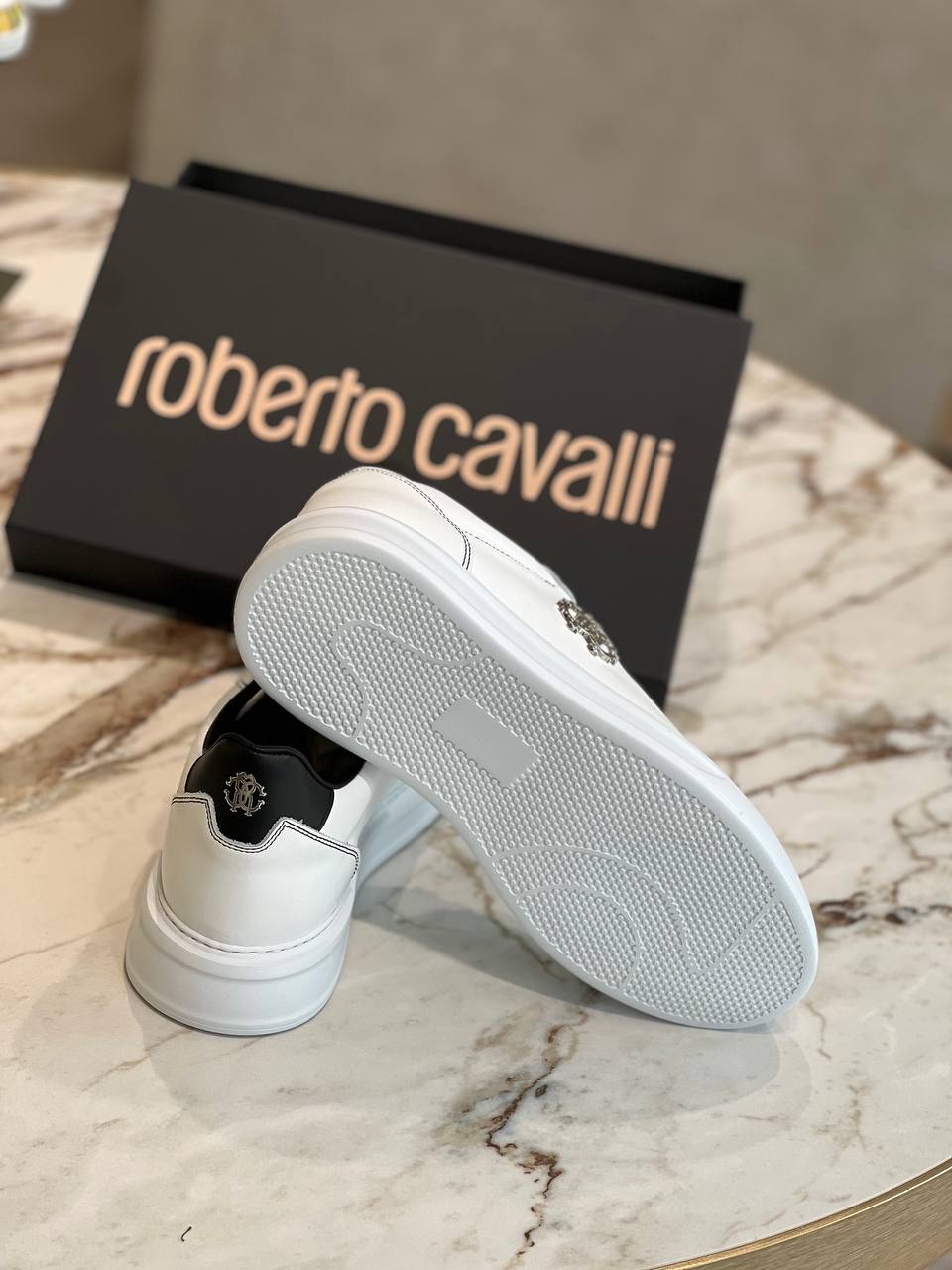 Roberto Cavalli Outlets 5757