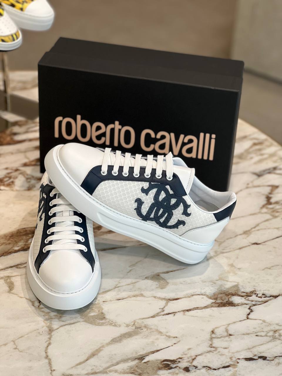 Roberto Cavalli Outlets 5761