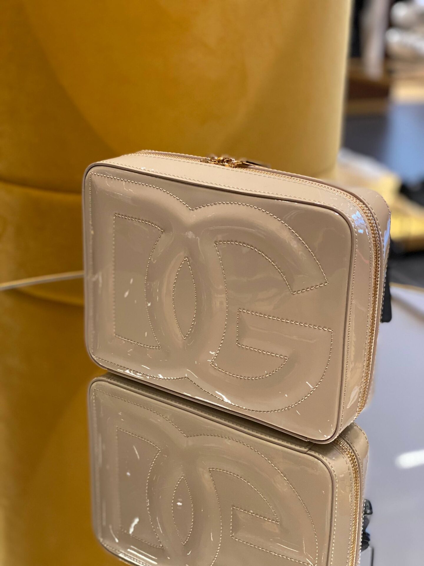 DOLCE & GABBANA OUTLETS 152174