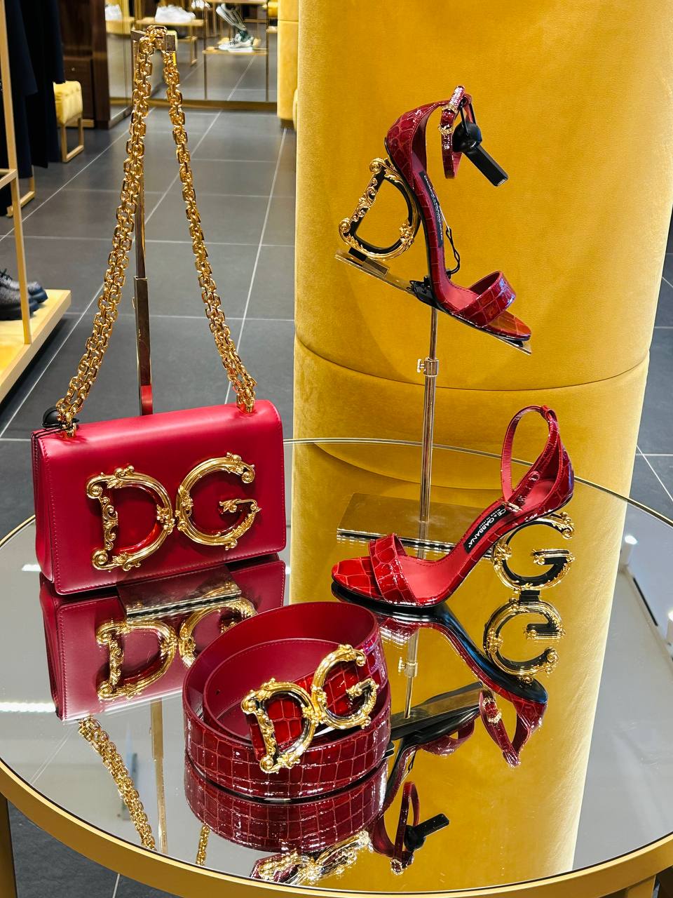 DOLCE & GABBANA OUTLETS 154498