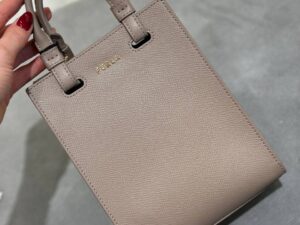 FURLA OUTLETS 44103