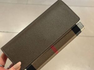 BURBERRY Outlet 6393