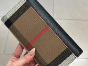 BURBERRY Outlet 6398