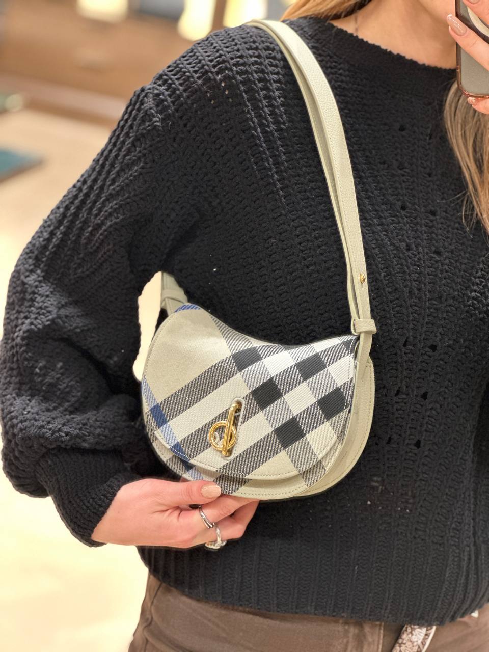 BURBERRY Outlet 6402