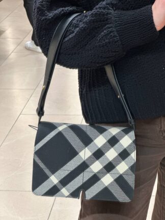 BURBERRY Outlet 6405