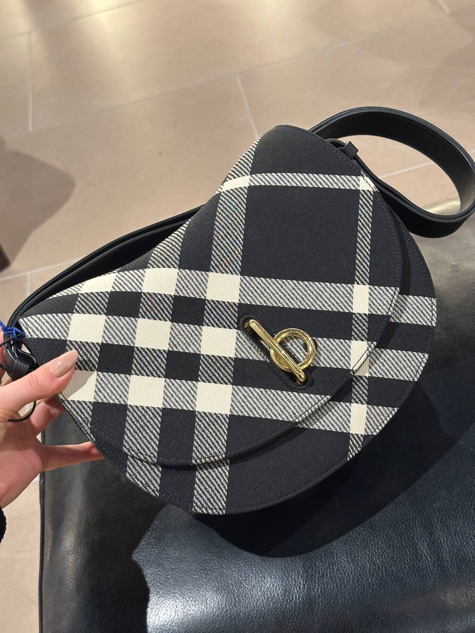 BURBERRY Outlet 6408