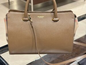 BURBERRY Outlet 6422