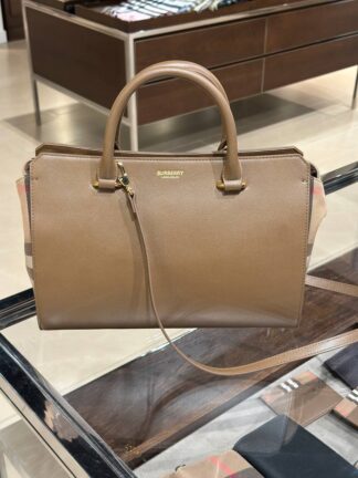 BURBERRY Outlet 6422