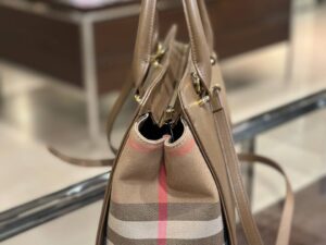 BURBERRY Outlet 6423