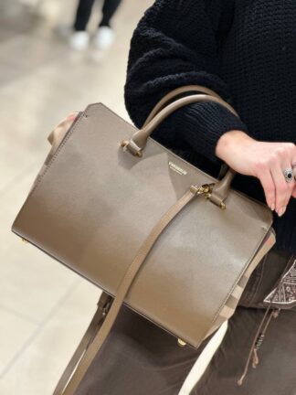 BURBERRY Outlet 6424