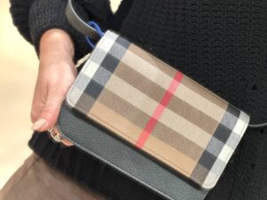 BURBERRY Outlet 6432