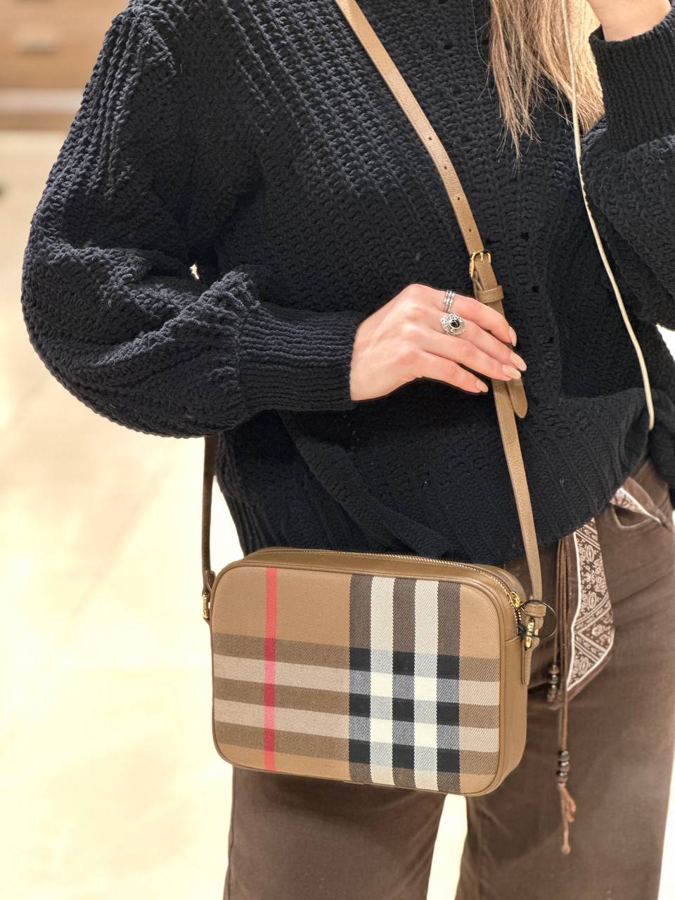 BURBERRY Outlet 6437