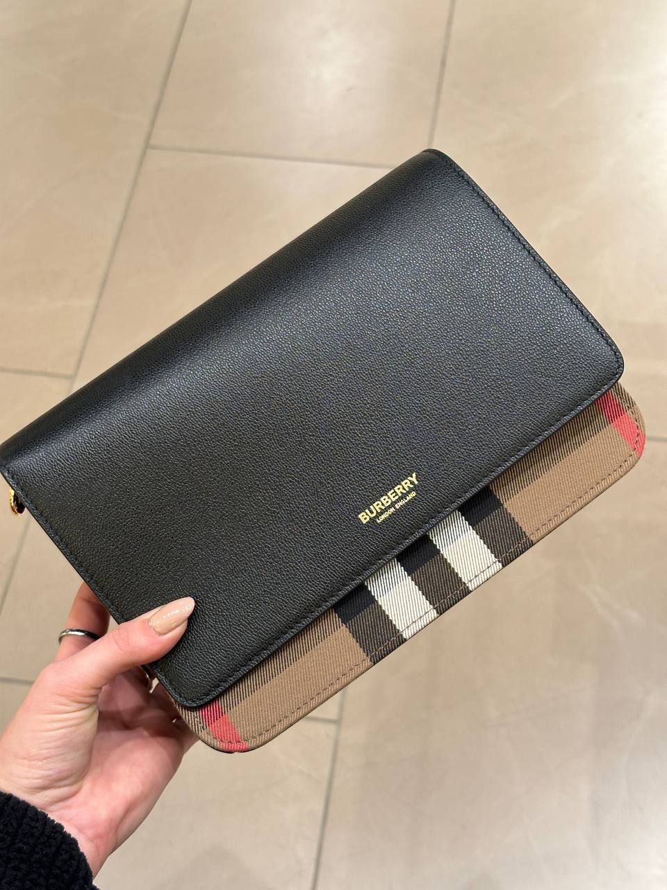 BURBERRY Outlet 6439