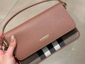 BURBERRY Outlet 6447