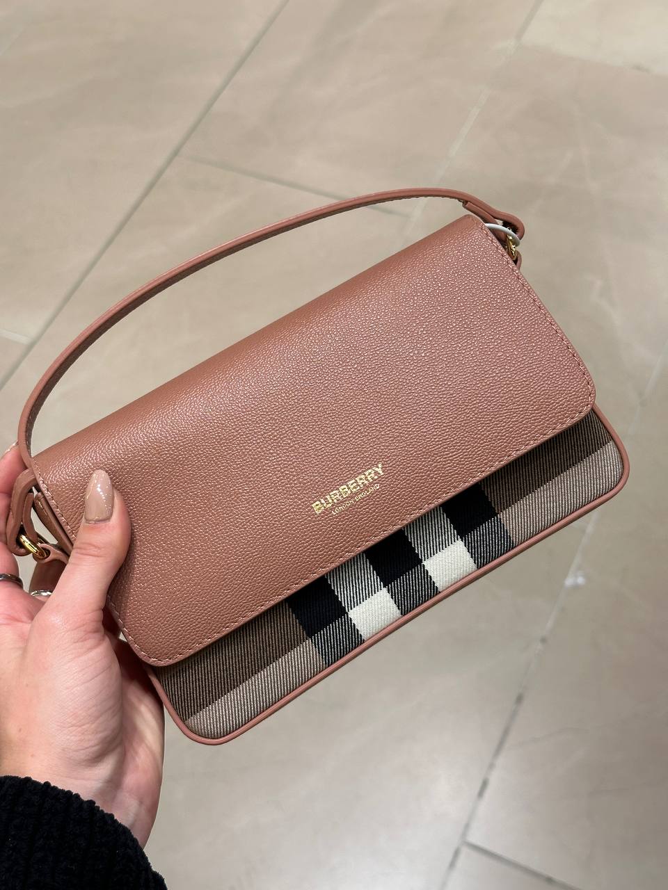 BURBERRY Outlet 6447