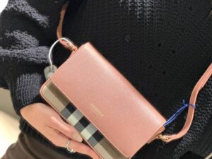 BURBERRY Outlet 6448