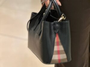 BURBERRY Outlet 6462