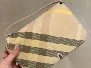 BURBERRY Outlet 6470