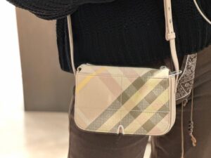 BURBERRY Outlet 6471