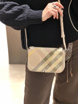 BURBERRY Outlet 6471
