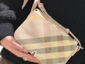 BURBERRY Outlet 6472