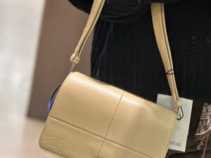 BURBERRY Outlet 6476