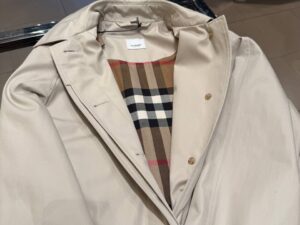 BURBERRY OUTLET 6825