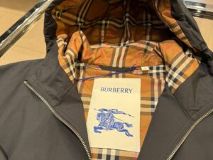 BURBERRY OUTLET 6829