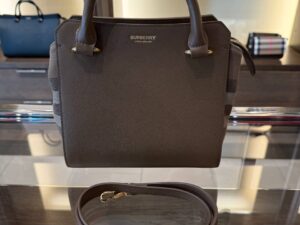 BURBERRY OUTLET 6860