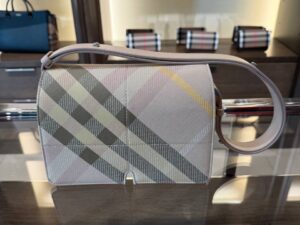 BURBERRY OUTLET 6865