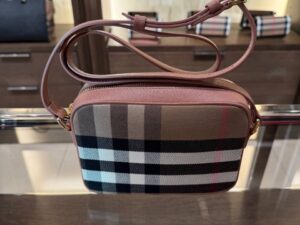 BURBERRY OUTLET 6872