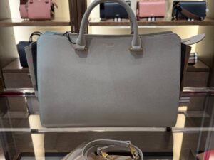 BURBERRY OUTLET 6873