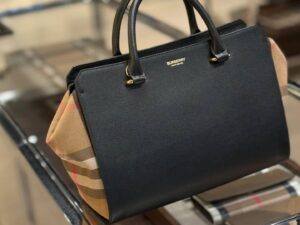 BURBERRY OUTLET 6877
