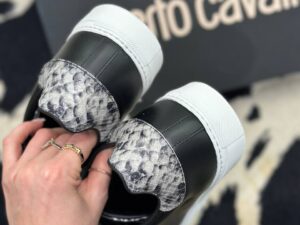 ROBERTO CAVALLI OUTLETS 9949