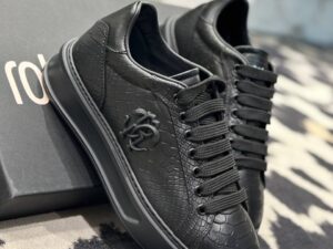 ROBERTO CAVALLI OUTLETS 9974