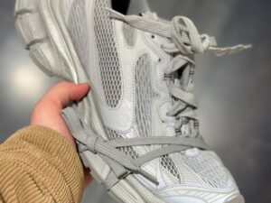 BALENCIAGA Outlet 888