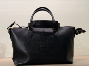 PRADA OUTLET 104110