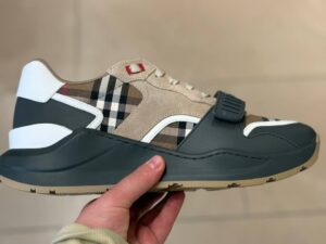 BURBERRY OUTLET 8239