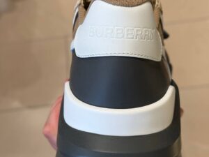 BURBERRY OUTLET 8240