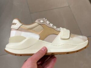 BURBERRY OUTLET 8245