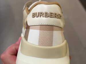 BURBERRY OUTLET 8246