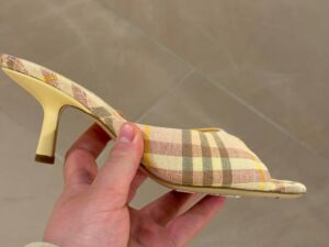 BURBERRY OUTLET 8251