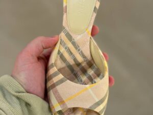 BURBERRY OUTLET 8252