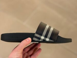 BURBERRY OUTLET 8255