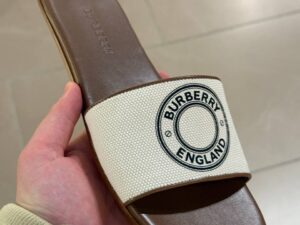 BURBERRY OUTLET 8256