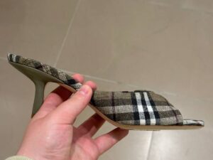 BURBERRY OUTLET 8274