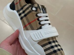 BURBERRY OUTLET 8277