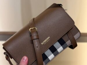 BURBERRY OUTLET 8281