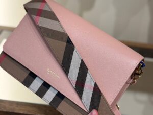 BURBERRY OUTLET 8290